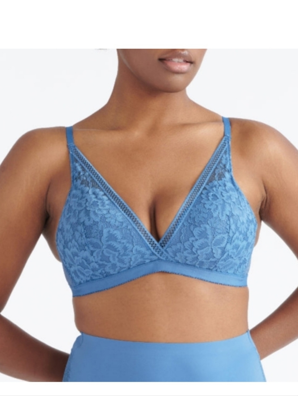 Knix‎ "Deep-V Lace Bralette" in color "Daylight"